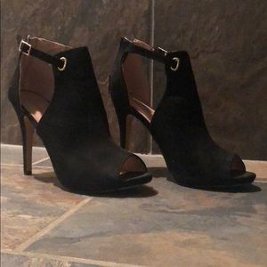 Black heels worn once